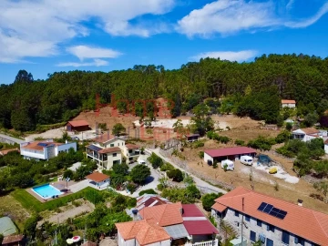 Moradia T4 para Venda em Castro Daire