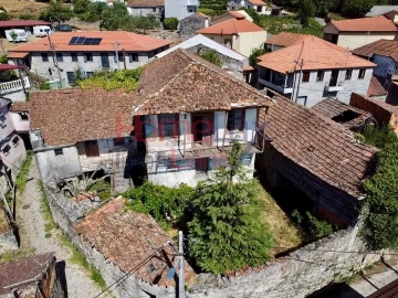 Moradia T4 para Venda em Castro Daire