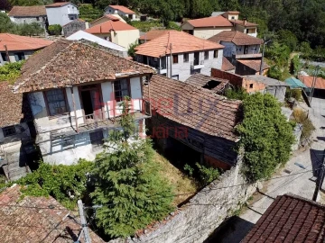 Moradia T4 para Venda em Castro Daire