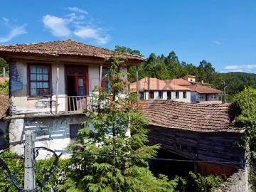 Moradia T4 para Venda em Castro Daire