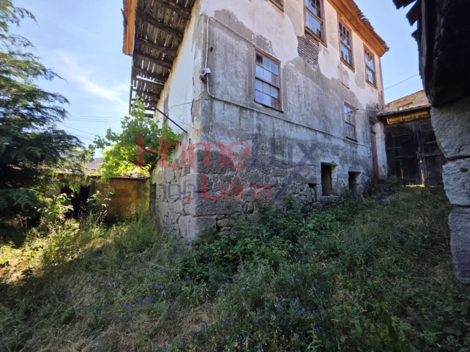 Moradia T4 para Venda em Castro Daire Foto 2