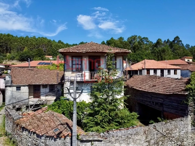 Moradia T4 para Venda em Castro Daire Foto 5