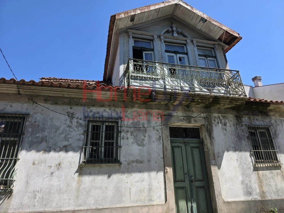 Moradia T4 para Venda em Castro Daire Foto 4