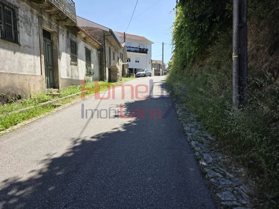 Moradia T4 para Venda em Castro Daire Foto 5
