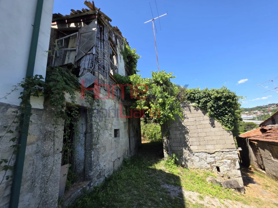 Moradia T4 para Venda em Castro Daire Foto 8