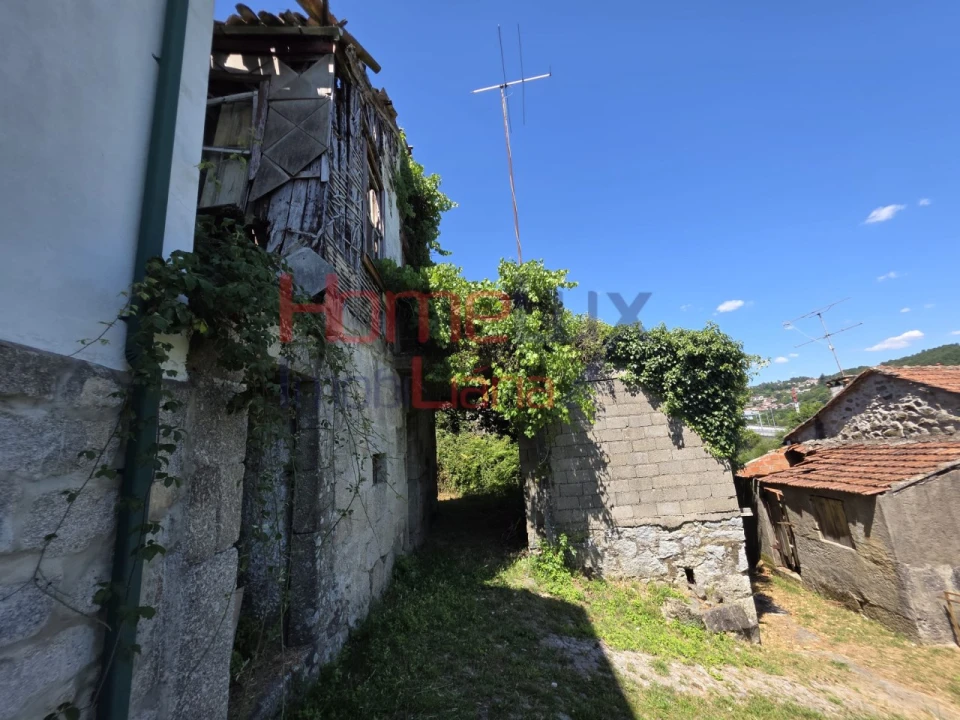 Moradia T4 para Venda em Castro Daire Foto 9