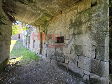 Moradia T4 para Venda em Castro Daire