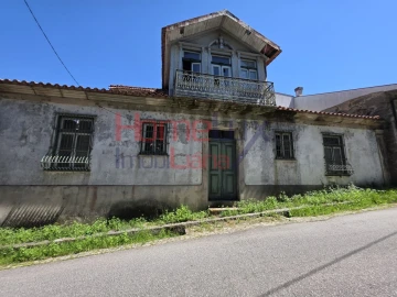 Moradia T4 para Venda em Castro Daire