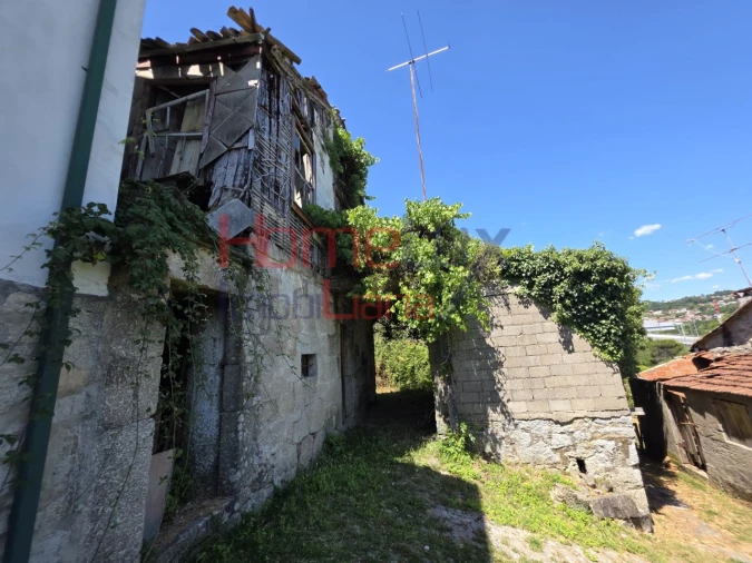 Moradia T4 para Venda em Castro Daire Foto 7