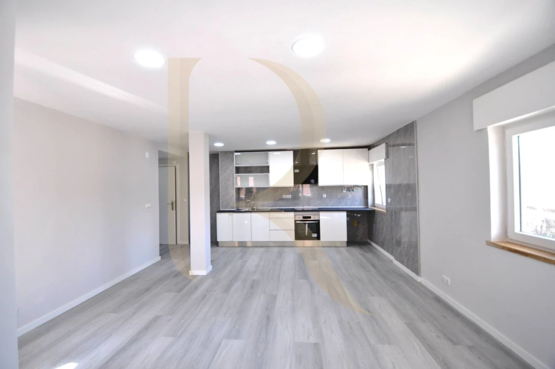 Apartamento T2 para Venda em Corroios Foto 1