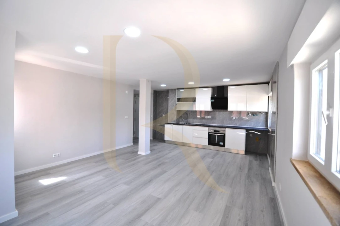 Apartamento T2 para Venda em Corroios Foto 2