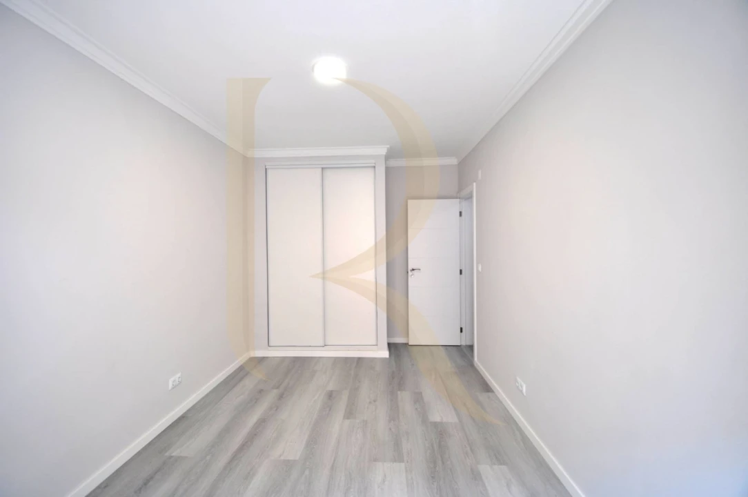 Apartamento T2 para Venda em Corroios Foto 14