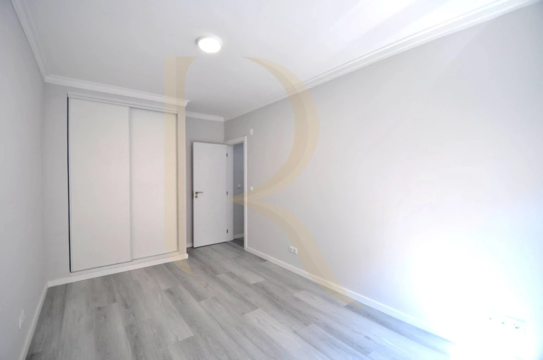 Apartamento T2 para Venda em Corroios Foto 15