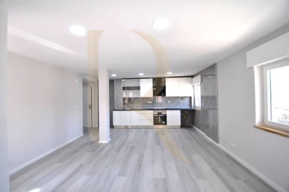 Apartamento T2 para Venda em Corroios