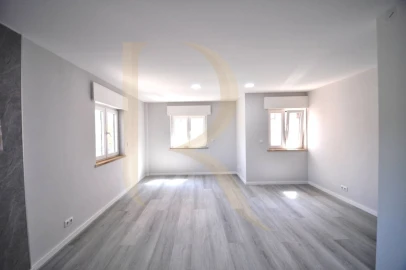 Apartamento T2 para Venda em Corroios