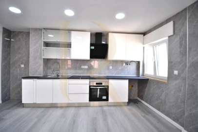 Apartamento T2 para Venda em Corroios