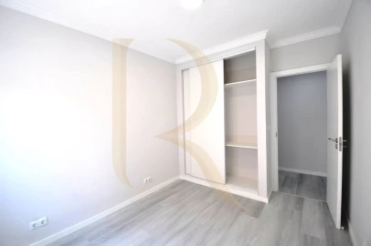 Apartamento T2 para Venda em Corroios