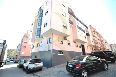 Apartamento T2 para Venda em Corroios
