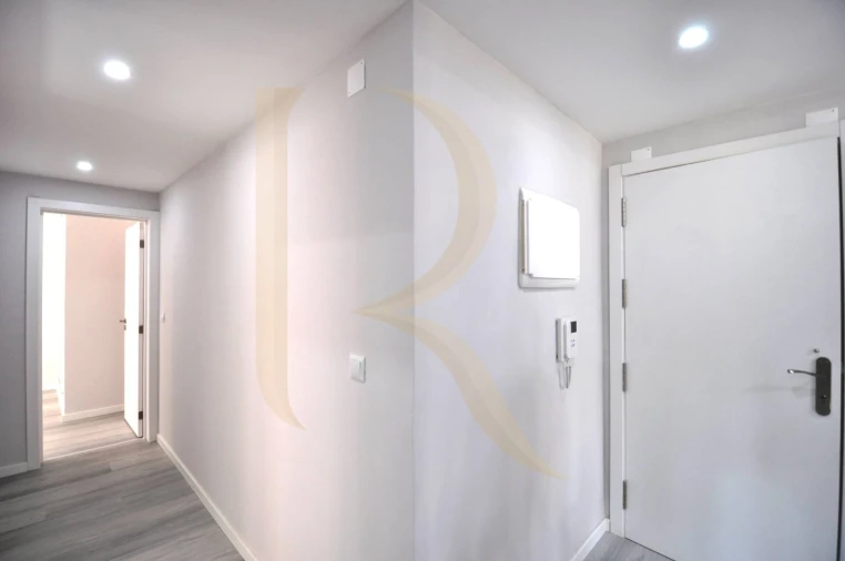 Apartamento T2 para Venda em Corroios Foto 6
