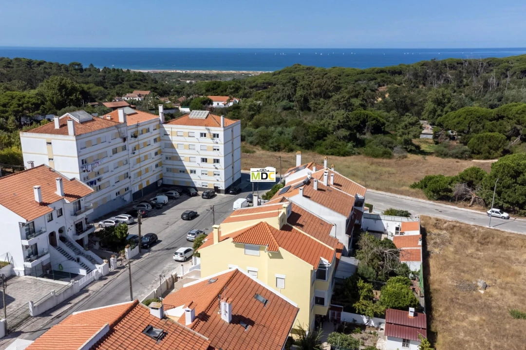 Moradia T5 para Venda em Charneca de Caparica e Sobreda Foto 2