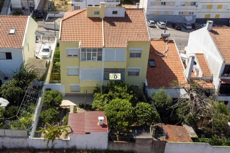 Moradia T5 para Venda em Charneca de Caparica e Sobreda Foto 3