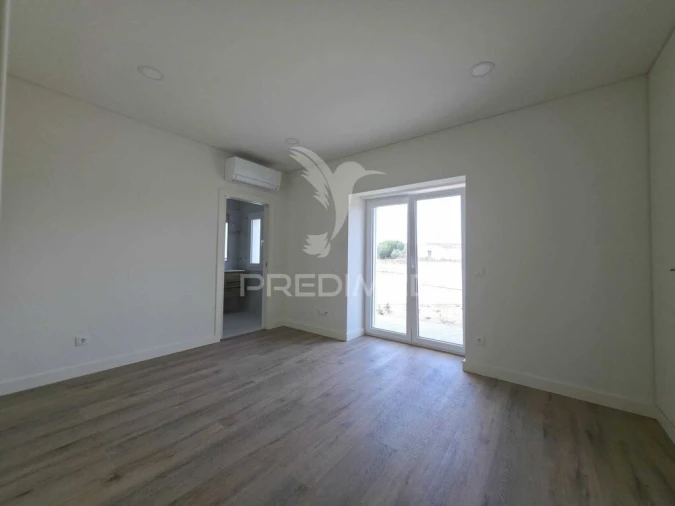 Moradia T3 para Venda em Rio Maior Foto 3