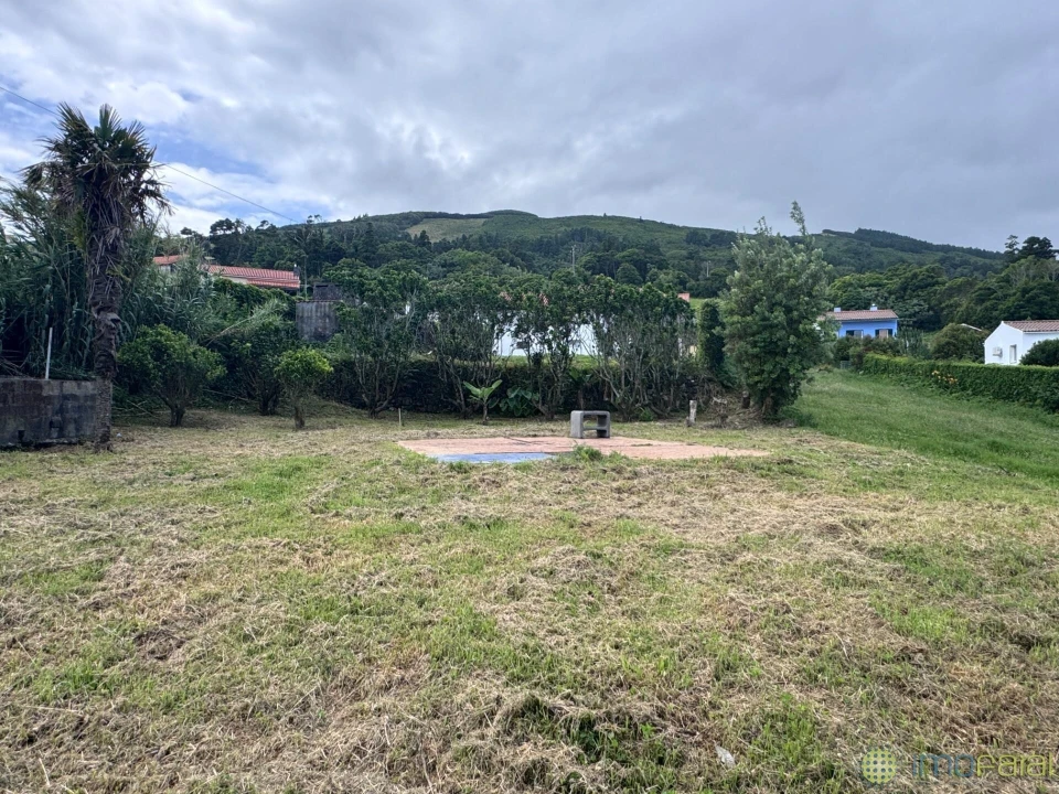 Moradia T4 para Venda em Ribeirinha Foto 5