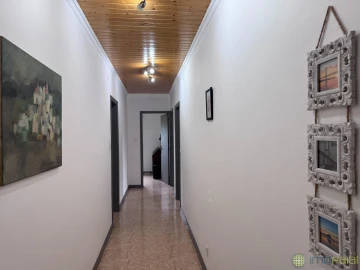Moradia T4 para Venda em Ribeirinha