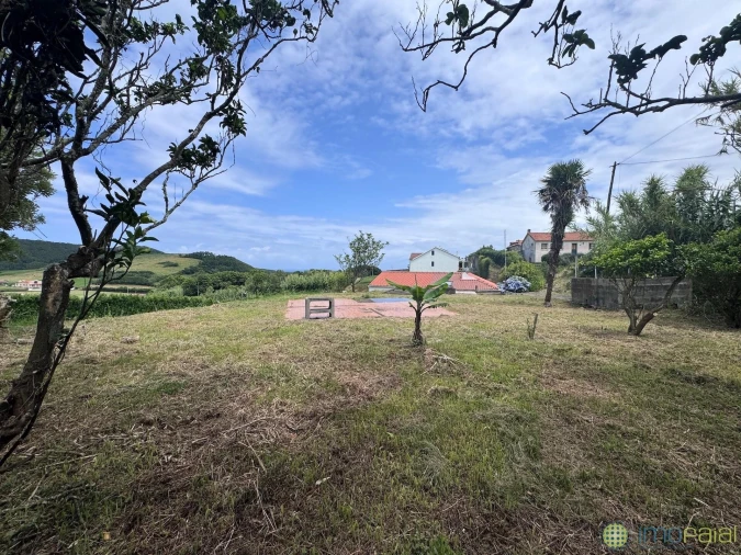 Moradia T4 para Venda em Ribeirinha Foto 6