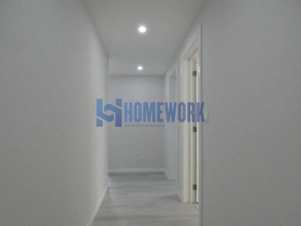 Apartamento T2 para Venda em Corroios Foto 11