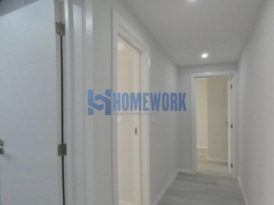 Apartamento T2 para Venda em Corroios Foto 5