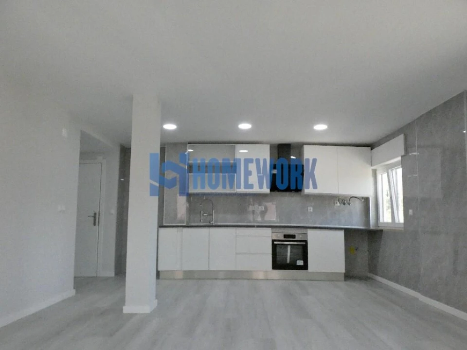 Apartamento T2 para Venda em Corroios Foto 15