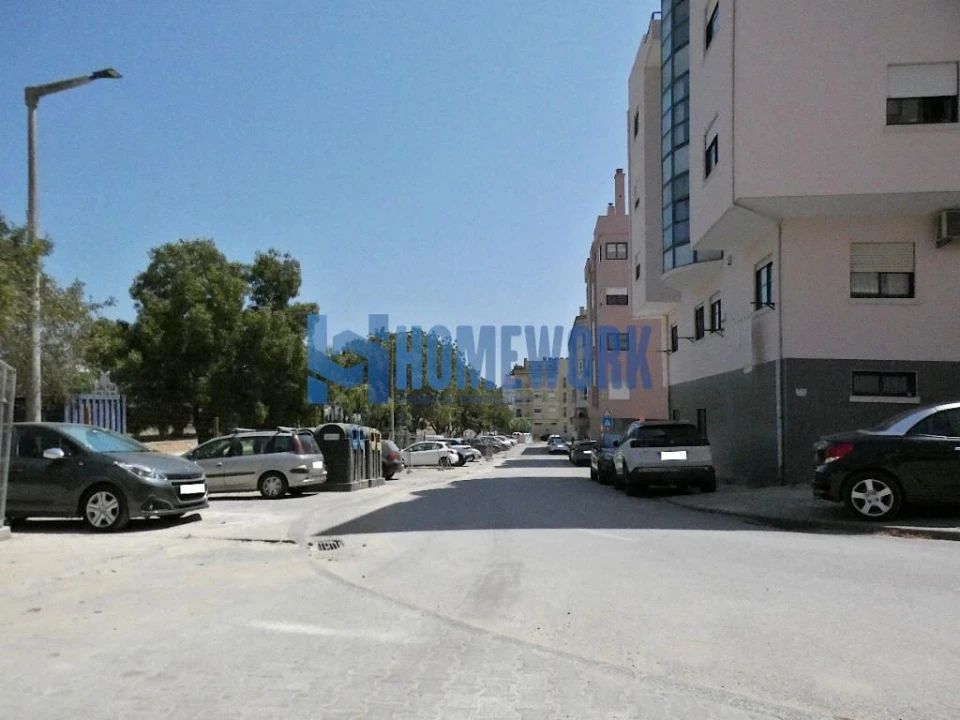 Apartamento T2 para Venda em Corroios Foto 20