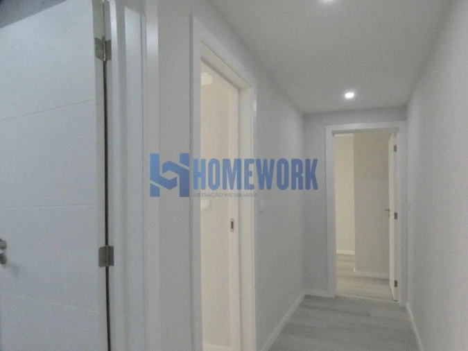 Apartamento T2 para Venda em Corroios Foto 5