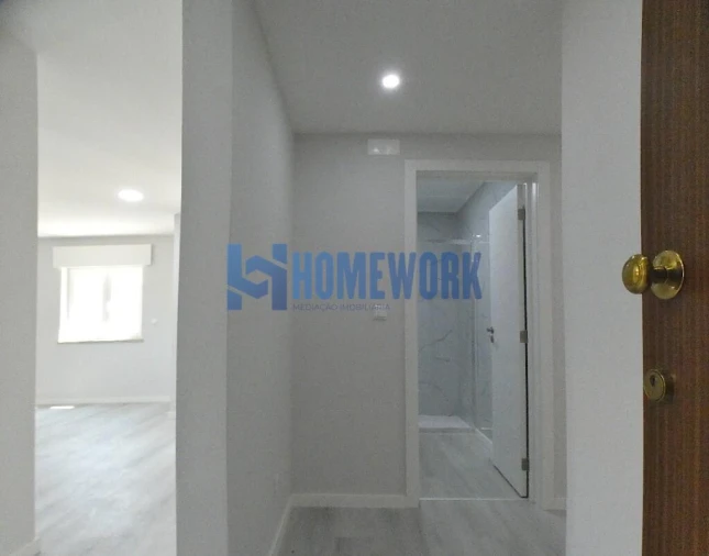 Apartamento T2 para Venda em Corroios Foto 4