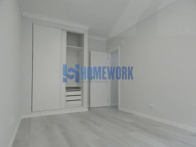 Apartamento T2 para Venda em Corroios Foto 10