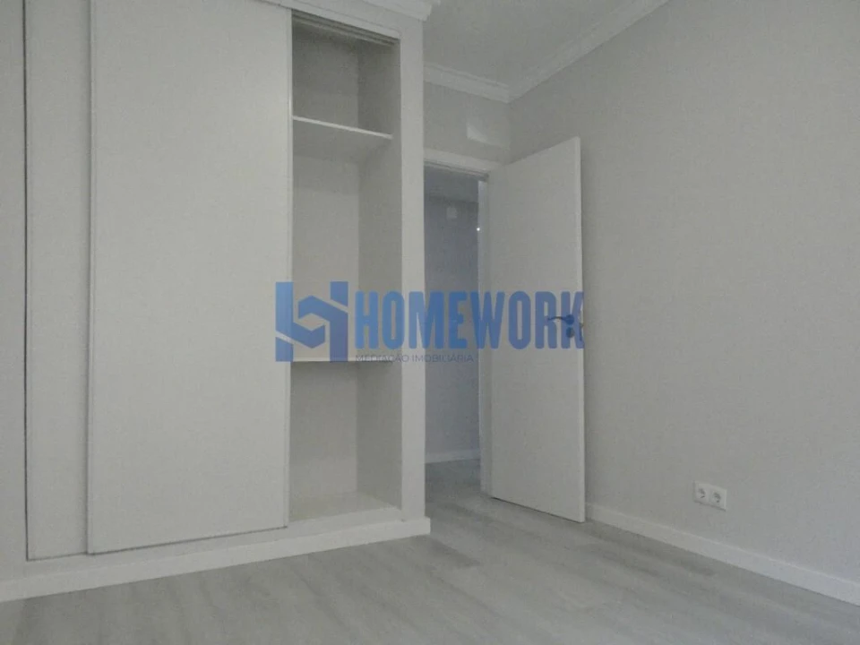 Apartamento T2 para Venda em Corroios Foto 8