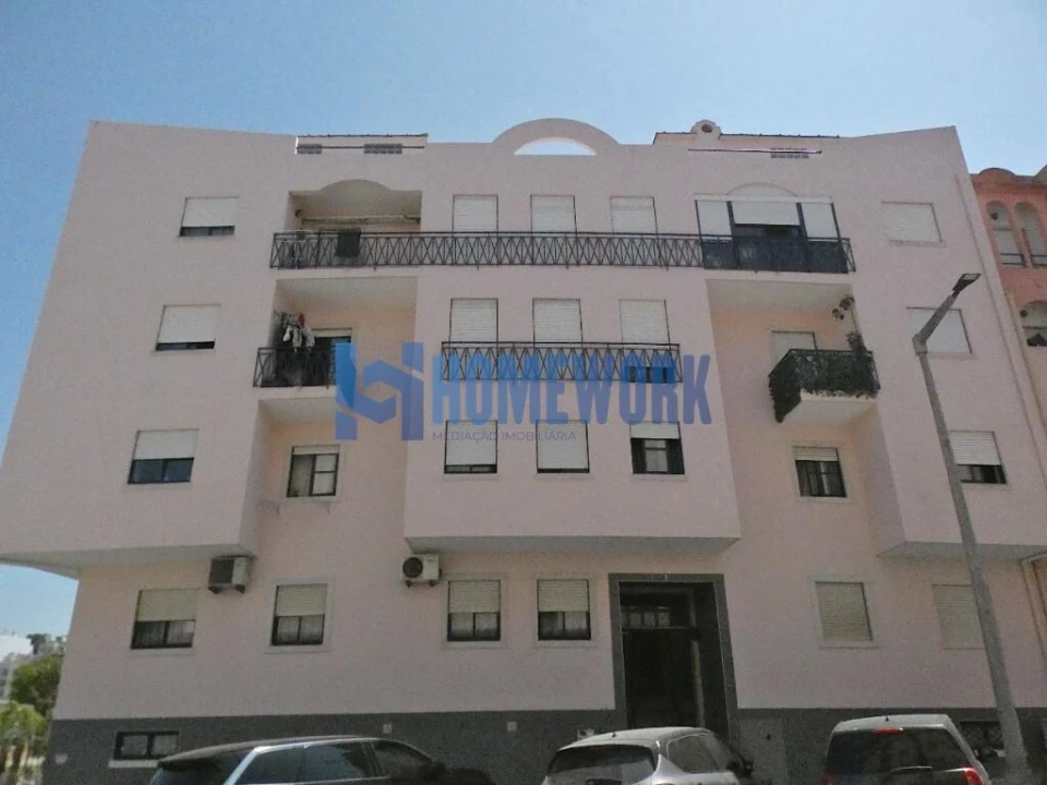 Apartamento T2 para Venda em Corroios Foto 2