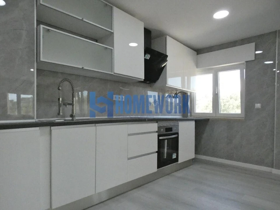 Apartamento T2 para Venda em Corroios Foto 14