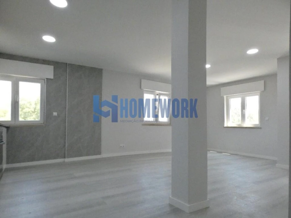 Apartamento T2 para Venda em Corroios Foto 12