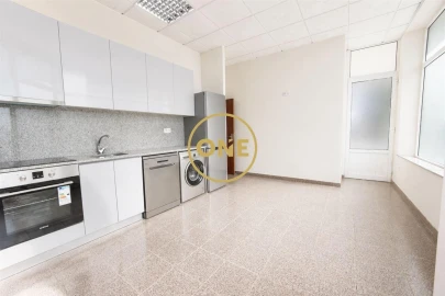 Apartamento T1 para Venda em Gondifelos, Cavalões e Outiz