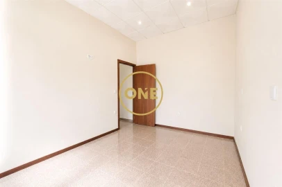 Apartamento T1 para Venda em Gondifelos, Cavalões e Outiz