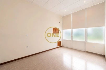 Apartamento T1 para Venda em Gondifelos, Cavalões e Outiz