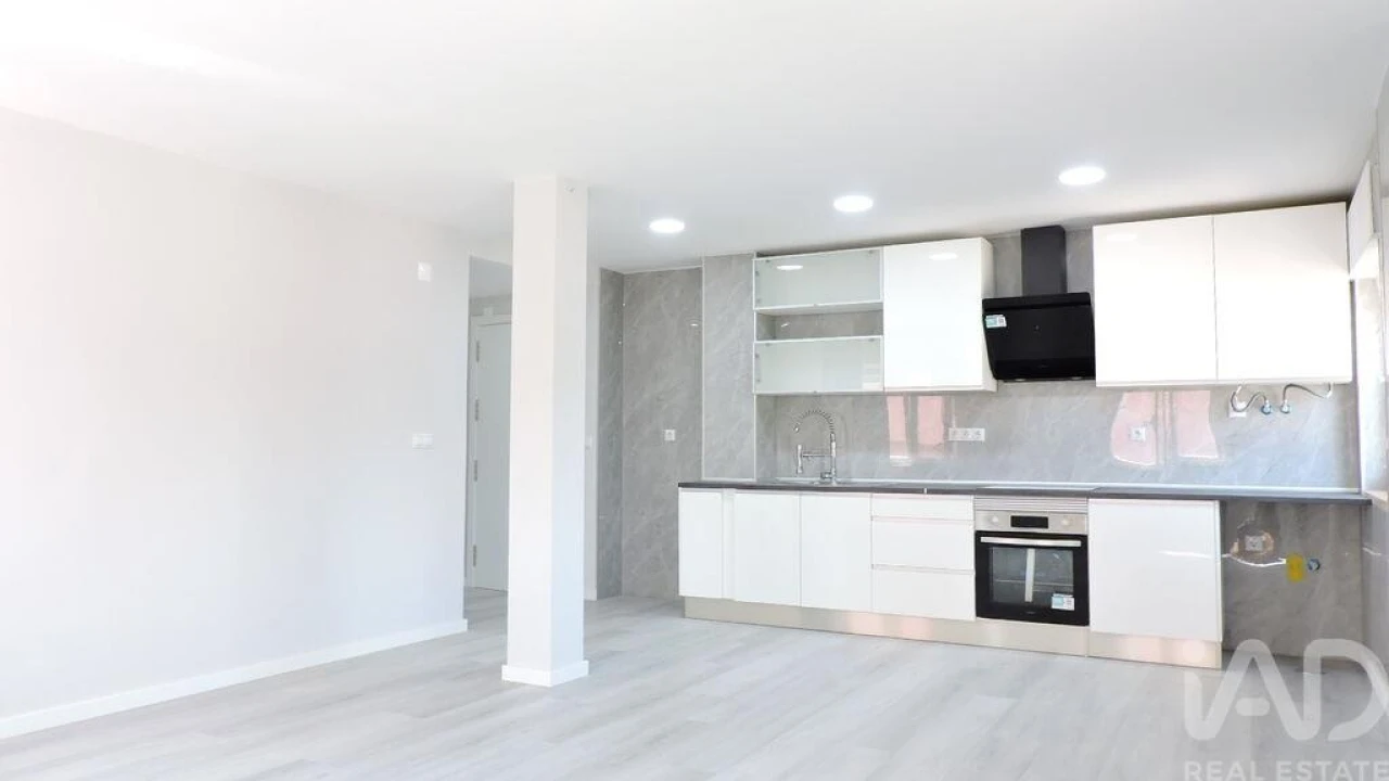 Apartamento para Venda em Corroios Foto 4