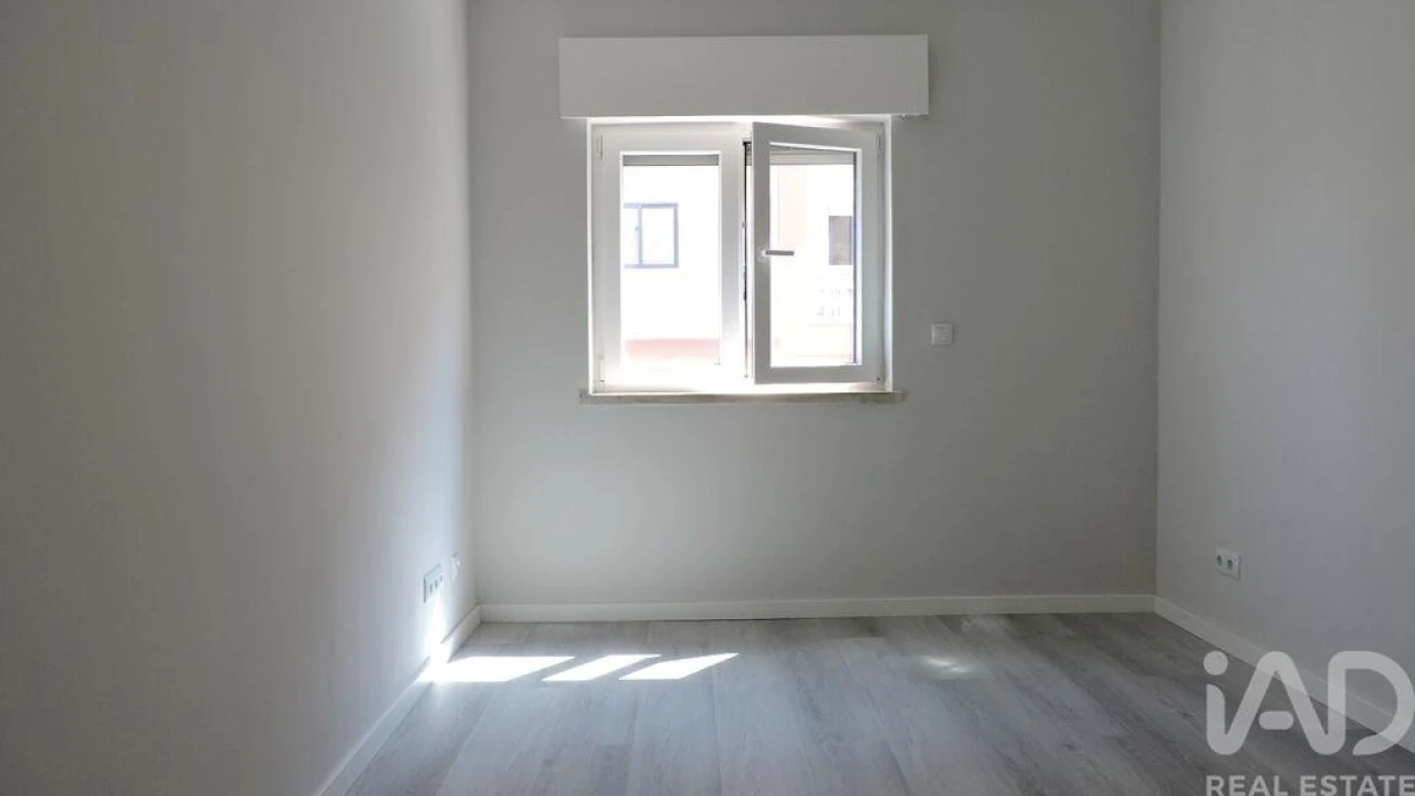 Apartamento para Venda em Corroios Foto 21