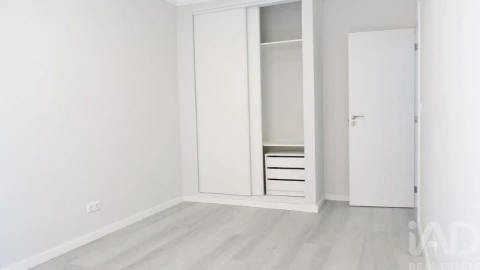 Apartamento para Venda em Corroios