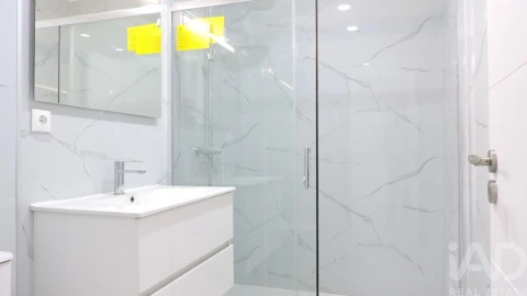 Apartamento para Venda em Corroios