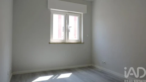 Apartamento para Venda em Corroios