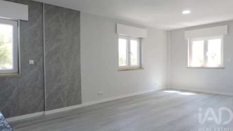 Apartamento para Venda em Corroios