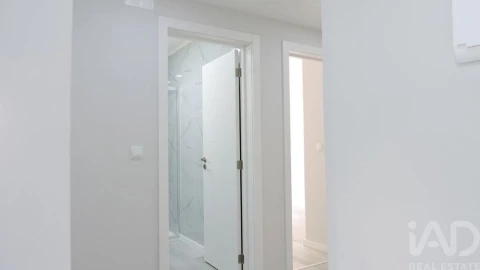 Apartamento para Venda em Corroios